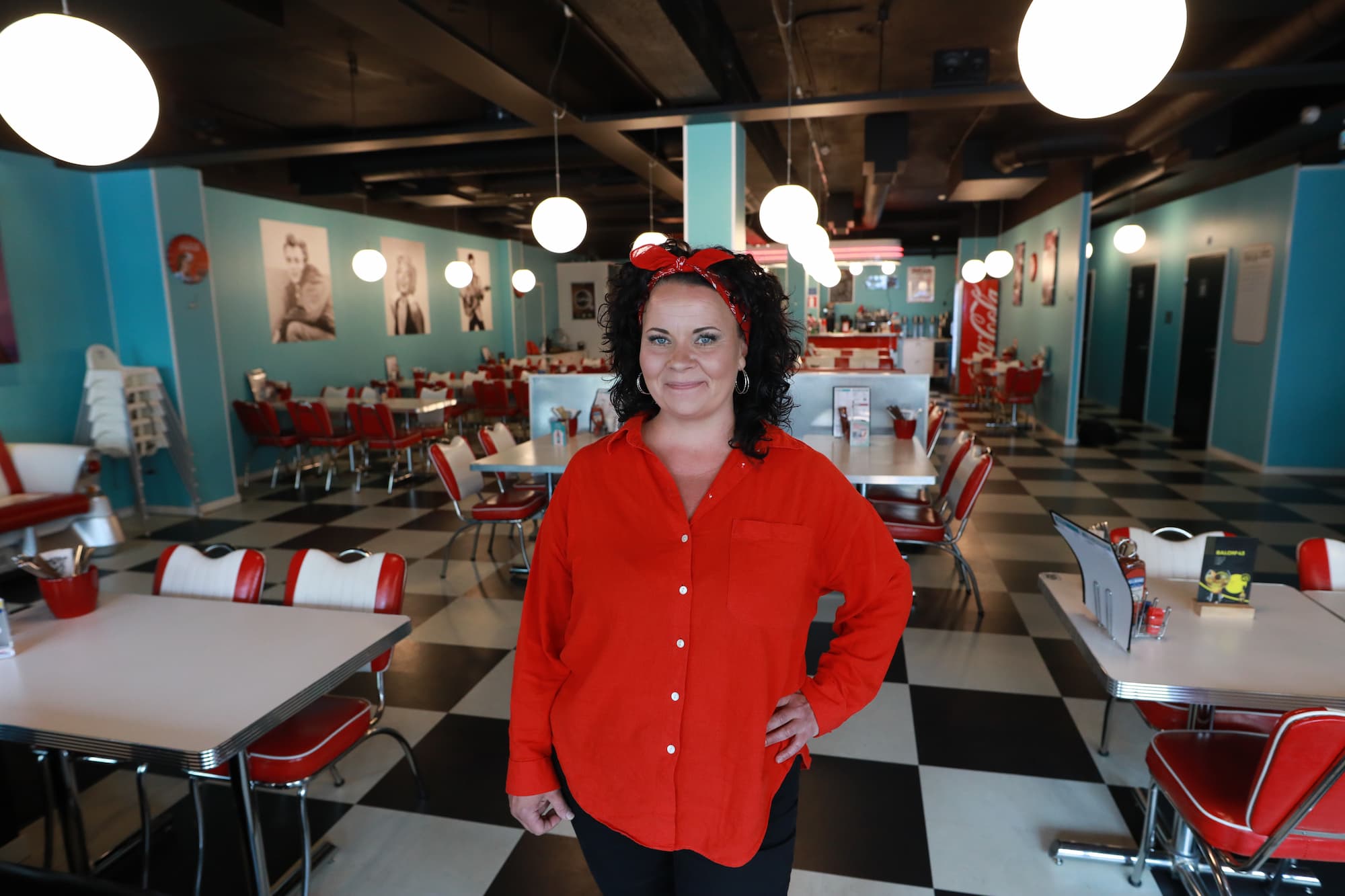 Pauliina Rock'n Roll Dinerissa. 