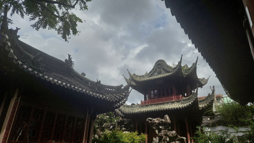 Koristeellisia kattoja Kiinassa. 