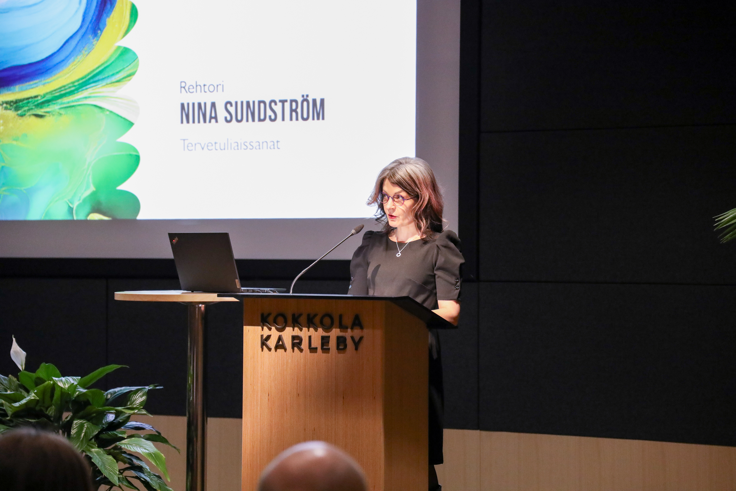 Rehtori Nina Sundström.